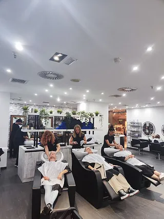Chema Perruquers salon de peluqueria sabadell