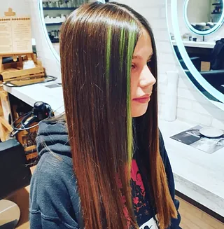 Chema Perruquers corte tinte ninia