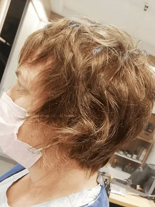 Chema Perruquers corte tratamiento
