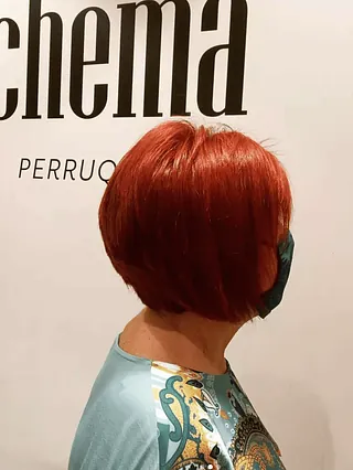 Chema Perruquers MUJER PELIRROJA PERFIL